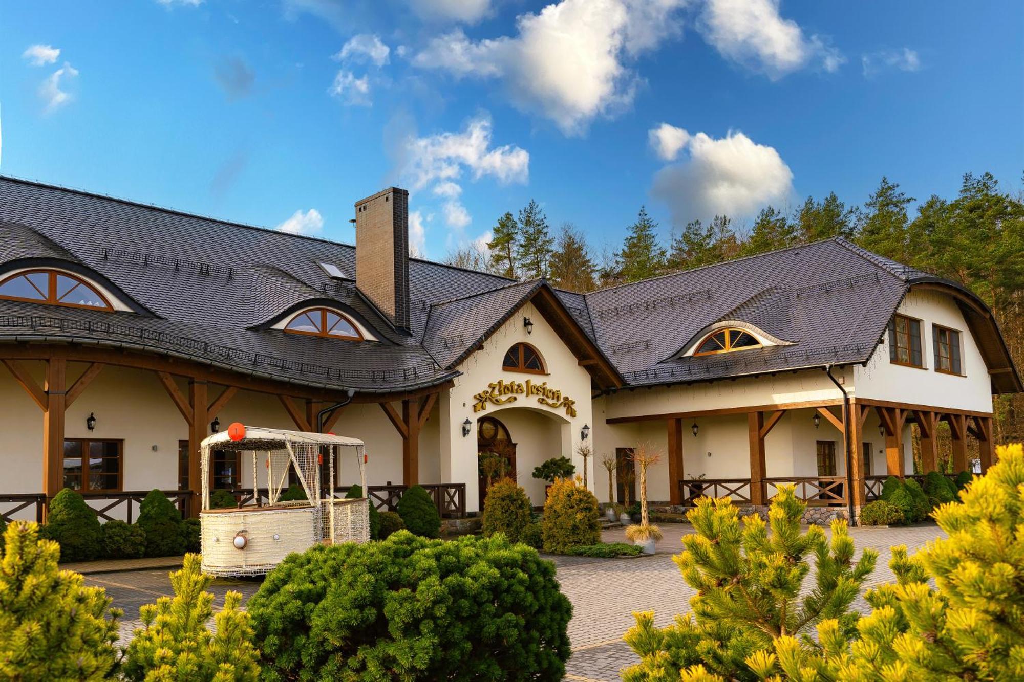 Zlota Jesien Restauracja I Noclegi Nad Jeziorem Kartuzy Exterior photo